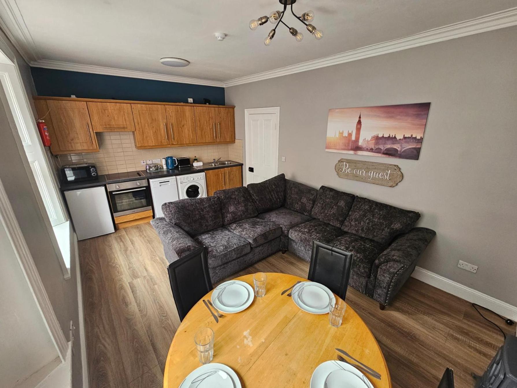 Shop Street Apartment Голуэй Экстерьер фото